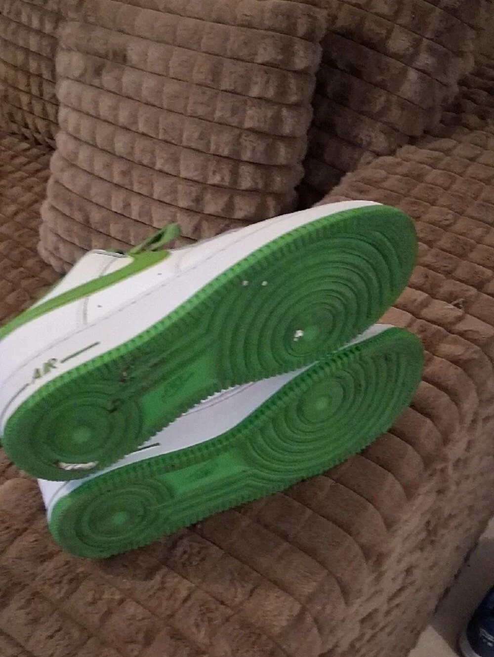 Nike Men’s White and Green Low-Top Sneakers - Classic Swoosh